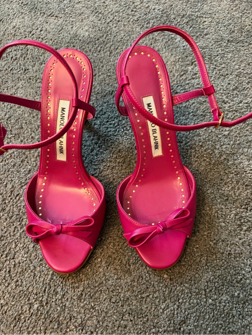 Manolo Blahnik Hot Pink leather Strappy Heels with Bow - Picture 3 of 16